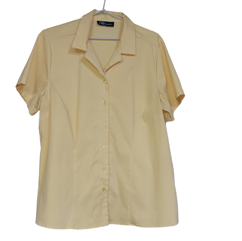 Penningtons Short Sleeve Stretchy Button Down Shirt Yellow